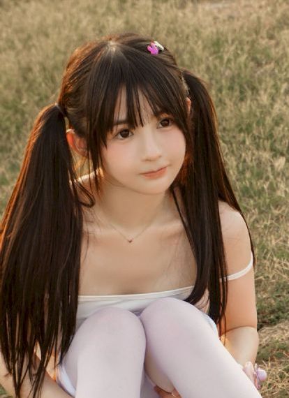 丝袜女帝玉腿夹精_BD英语高清完整版